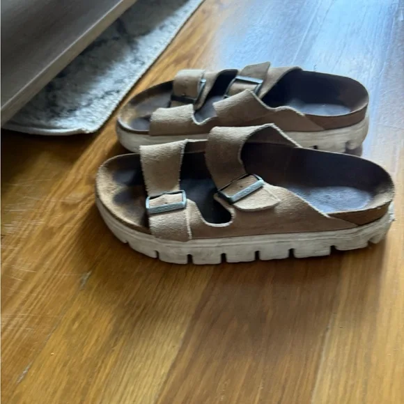 Wedge Birkenstock Papillio Tan Sandals with Adjustable Straps - Picture 3 of 5